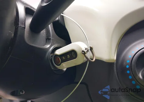 2013 Fiat 500 Sport z USA, uszkodzony, nr VIN 3C3CFFBR8DT666031